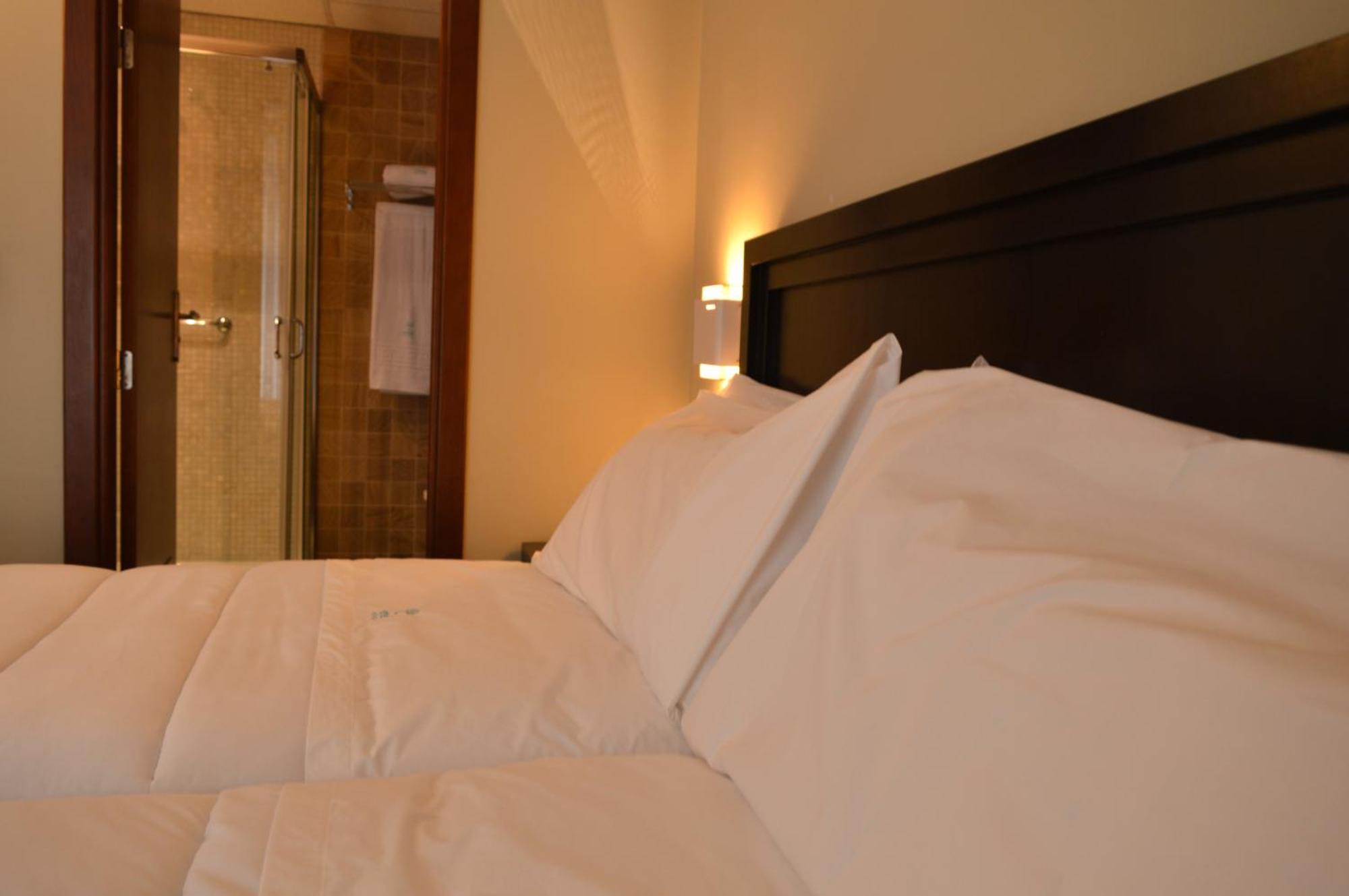 Hotel Baeza Monumental By Eme Hoteles Exterior foto