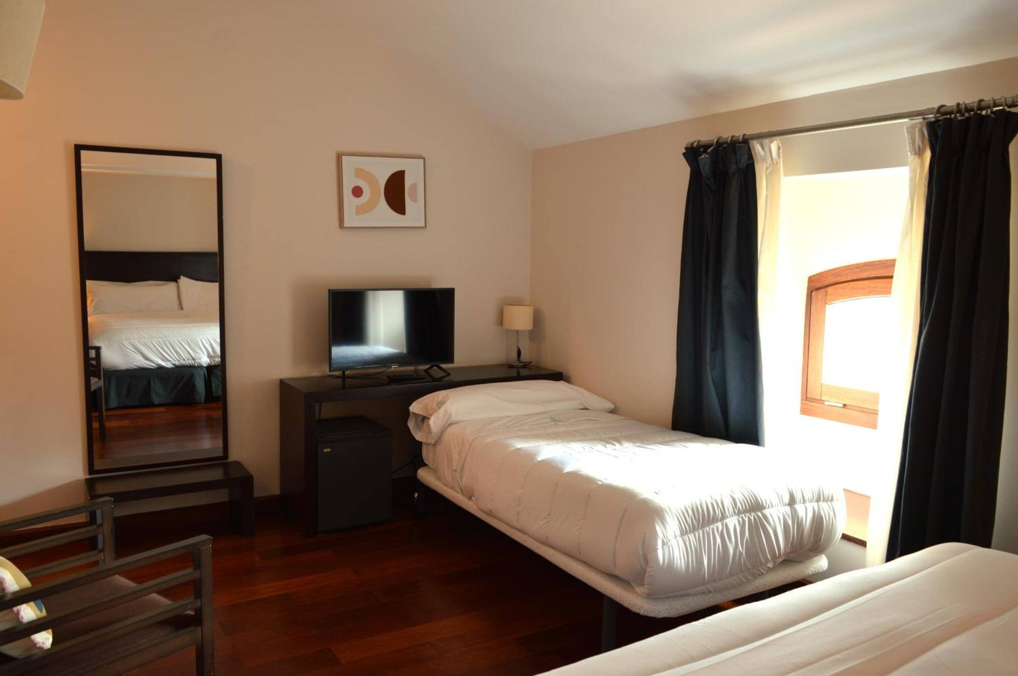 Hotel Baeza Monumental By Eme Hoteles Exterior foto