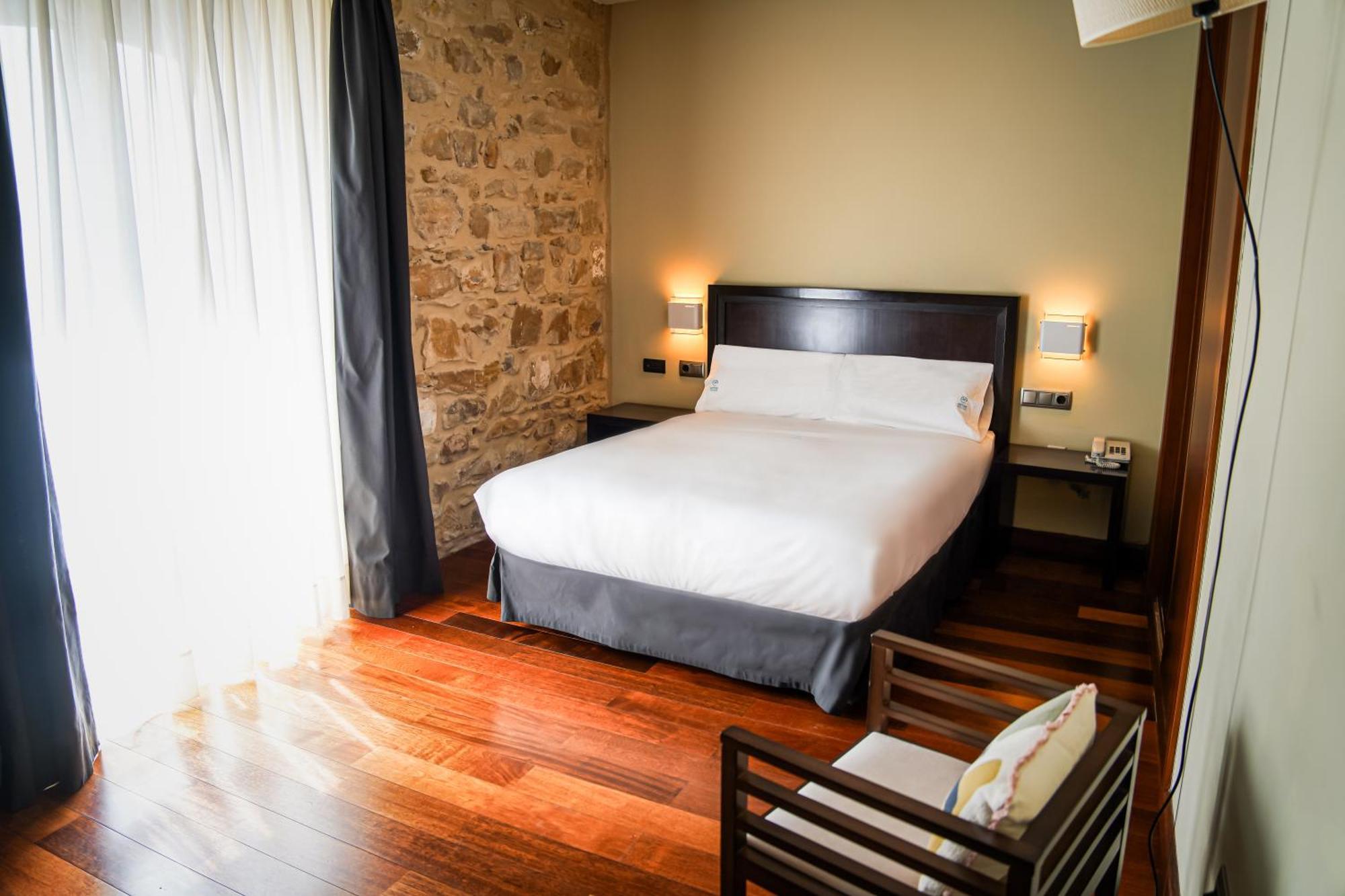 Hotel Baeza Monumental By Eme Hoteles Exterior foto